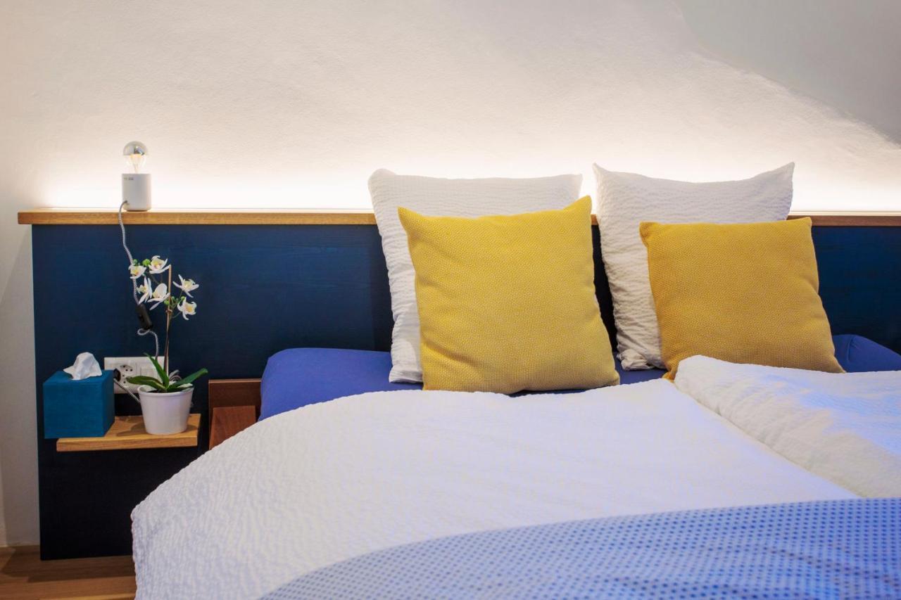 Aux Trois Soleils Bed & Breakfast เชเบรอส์ ภายนอก รูปภาพ