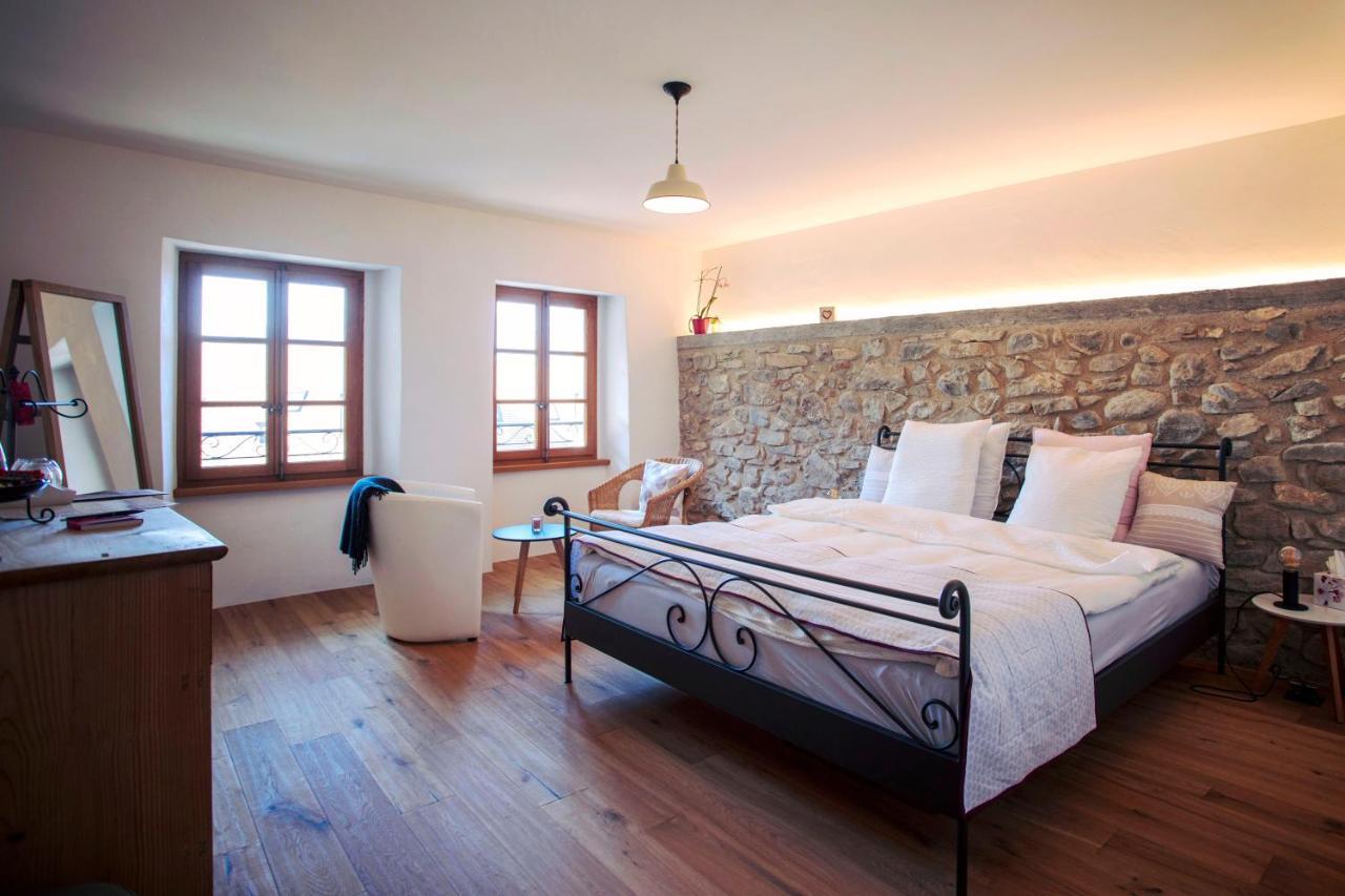 Aux Trois Soleils Bed & Breakfast เชเบรอส์ ภายนอก รูปภาพ